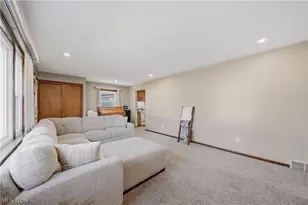 1118 Valley Dr NW, North Canton, OH 44720 - Photo 4