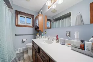 1118 Valley Dr NW, North Canton, OH 44720 - Photo 8