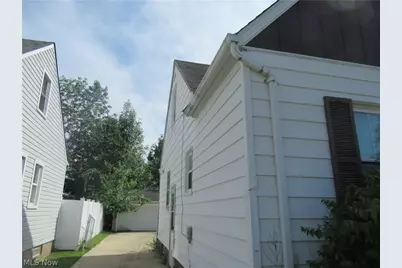 11901 Wayland Avenue, Loveland, OH 44111 - Photo 2