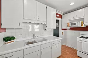 2069 Marlowe Ave, Oakwood, OH 44107 - Photo 16