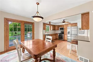 1924 Lincoln Rd, Wickliffe, OH 44092 - Photo 6