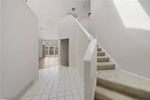 645 Grandview Ln, Aurora, OH 44202 - Photo 2