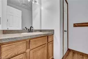 7358 Oakhill Rd, Oakwood, OH 44146 - Photo 12