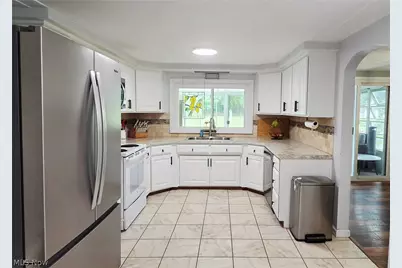 7907 Baumhart Road, Amherst, OH 44001 - Photo 4
