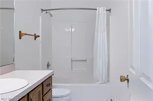 697 Cherry Valley Dr, Amherst, OH 44001 - Photo 26