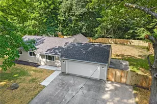 1398 Cordova Ave, Akron, OH 44320 - Photo 2