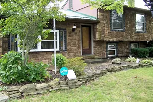 1921 Birch Trace Dr, Austintown, OH 44515 - Photo 2
