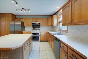 6094 Coppercove Cir NW, North Canton, OH 44720 - Photo 10