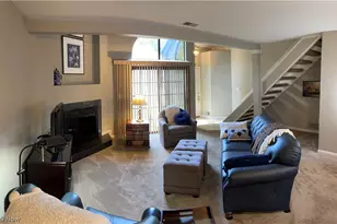1153 Red Tail Hawk Ct, Youngstown, OH 44512 - Photo 4