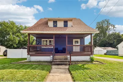 202 N Nickelplate Street, Louisville, OH 44641 - Photo 2