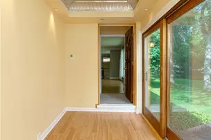 1397 W Sprague Rd, Grandview Heights, OH 44147 - Photo 2