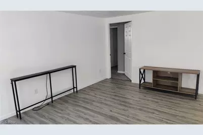 162 12th Street, Conneaut, OH 44030 - Photo 2