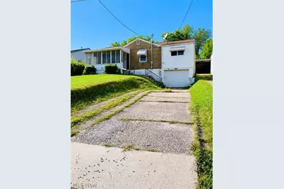 129 S Surry Road, East Liverpool, OH 43920 - Photo 2