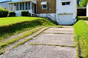 129 S Surry Rd, East Liverpool, OH 43920 - Photo 2