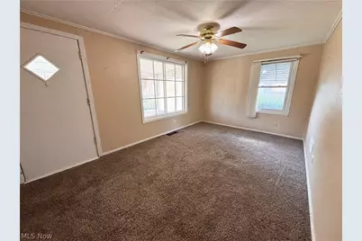 129 S Surry Road, East Liverpool, OH 43920 - Photo 4