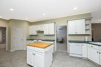 5216 East Boulevard NW, Canton, OH 44718 - Photo 6