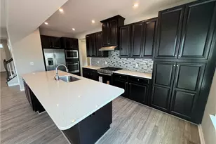 1653 McGuinness Ave, Streetsboro, OH 44241 - Photo 2