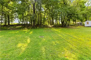 2082 Wylie Ridge Rd, Weirton, WV 26062 - Photo 10