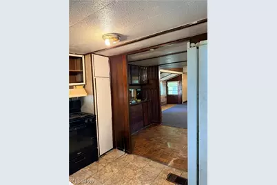 7339 Squirrel Road, Williamsfield, OH 44093 - Photo 6