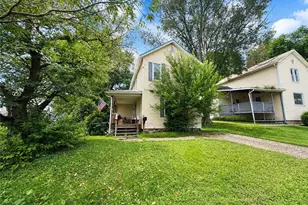 417 N Sumner St, East Palestine, OH 44413 - Photo 2
