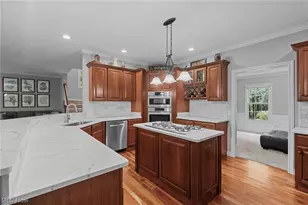 18131 Greatwood Ln, Chagrin Falls, OH 44023 - Photo 8