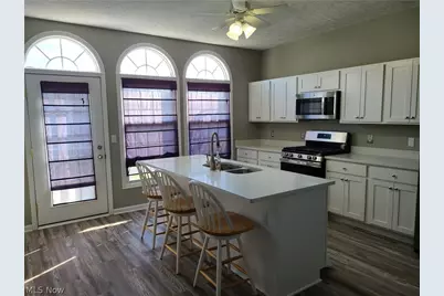 2061 Jennifer Street, Akron, OH 44313 - Photo 2