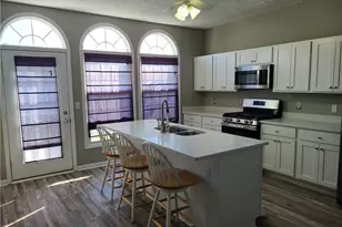 2061 Jennifer St, Akron, OH 44313 - Photo 2