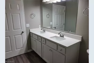 2061 Jennifer Street, Akron, OH 44313 - Photo 10