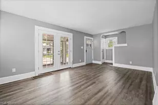 1172 Herberich Ave, Akron, OH 44301 - Photo 4