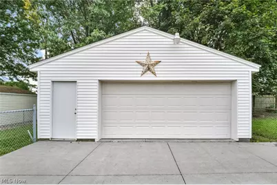 630 Barbara Avenue, Akron, OH 44306 - Photo 4