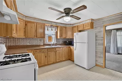 205 Leatherwood Street, Cambridge, OH 43725 - Photo 12