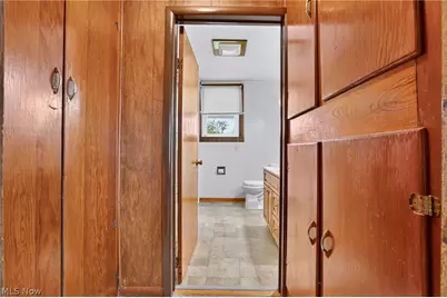 205 Leatherwood Street, Cambridge, OH 43725 - Photo 16