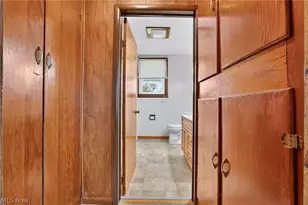 205 Leatherwood St, Cambridge, OH 43725 - Photo 16