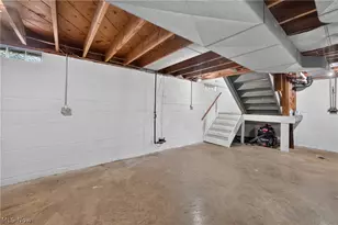 309 E Baird Ave, Barberton, OH 44203 - Photo 32