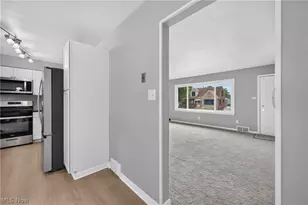 309 E Baird Ave, Barberton, OH 44203 - Photo 12