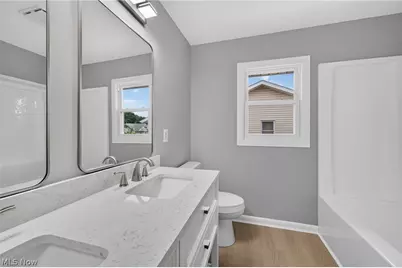 309 E Baird Avenue, Barberton, OH 44203 - Photo 22