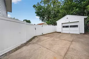 309 E Baird Ave, Barberton, OH 44203 - Photo 4