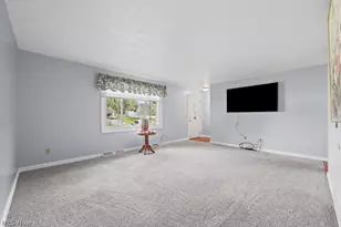 8508 Kellydale St NW, Massillon, OH 44646 - Photo 6