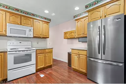 8508 Kellydale Street NW, Massillon, OH 44646 - Photo 10