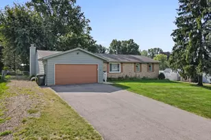 8508 Kellydale St NW, Massillon, OH 44646 - Photo 2