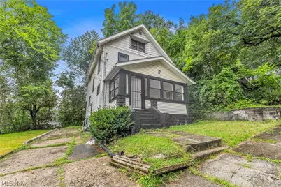 712 Roselle Avenue #B/UP, Akron, OH 44307 - Photo 2