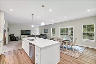 35405 Crystal Creek Ct, Grafton, OH 44044 - Photo 14