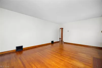 731 W 32nd Street, Lorain, OH 44052 - Photo 6
