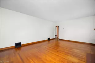 731 W 32nd St, Lorain, OH 44052 - Photo 6
