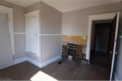 718 Clark Street, Cambridge, OH 43725 - Photo 4