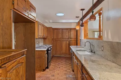 275 N Revere Road, Akron, OH 44333 - Photo 10