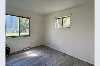 2261 7th Street SW, Akron, OH 44314 - Photo 10