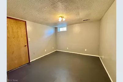 2261 7th Street SW, Akron, OH 44314 - Photo 12