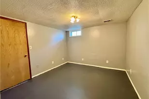 2261 7th St SW, Akron, OH 44314 - Photo 12