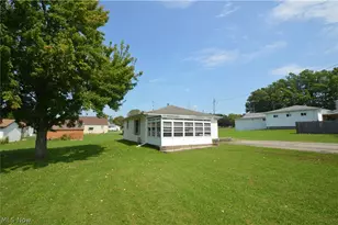 726 Penhale Ave, Campbell, OH 44405 - Photo 16